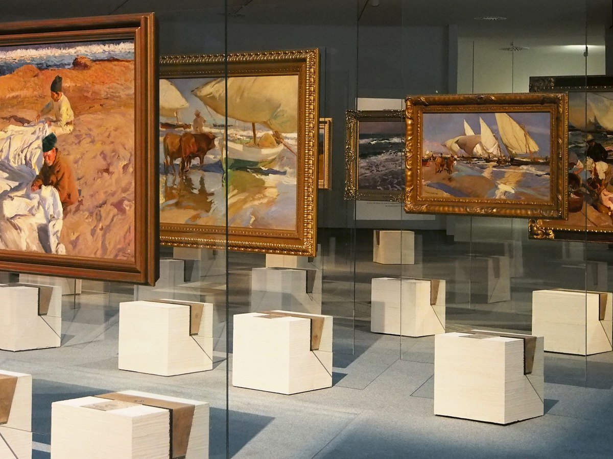 ariovazquez's tweet photo. Pedro Masaveu: Pasión por Sorolla (2018). Proyecto museográfico de la 
Fundación María Cristina Masaveu Peterson en el @CentroNiemeyer sobre un diseño original (Cavaletes de cristal, 1968) de la arquitecta Lina Bo Bardi https://t.co/jdH7V8W0JN
