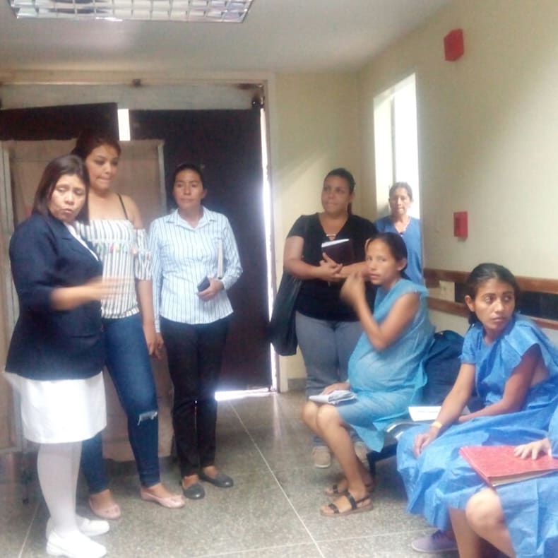 MinMujerTrujill's tweet photo. #Hoy | en el #HUPEC del Mcpio Valera se realizó una visita para conocer el trabajo que vienen realizando en Sala de Parto con la #RutaMaterna
@Fundasaludtru
@GobTrujillo
@jacqueline13916
@MinMujer
@NicolasMaduro
@CarylBertho
@SuzanyGonzalez
@InaMujerOficial
@elizalozada https://t.co/dwTVm8rSKh