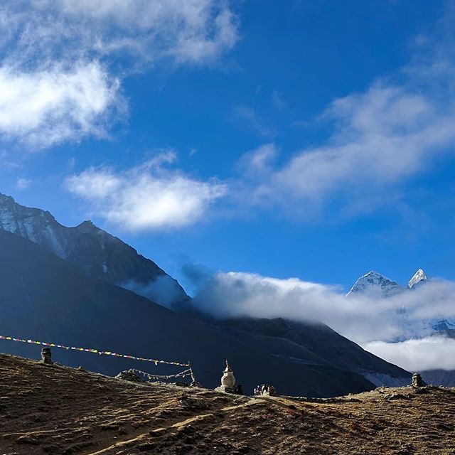 xdargu's tweet photo. The mountains and villages are incredibly beautiful in the way to Everest Base Camp. However, my personal favorites are the stupas and praying flags. They are everywhere along the trek. I love seeing them from far away, with the huge mountains in the bac… https://t.co/TV4VdVSU5I https://t.co/9cKz56ctU3