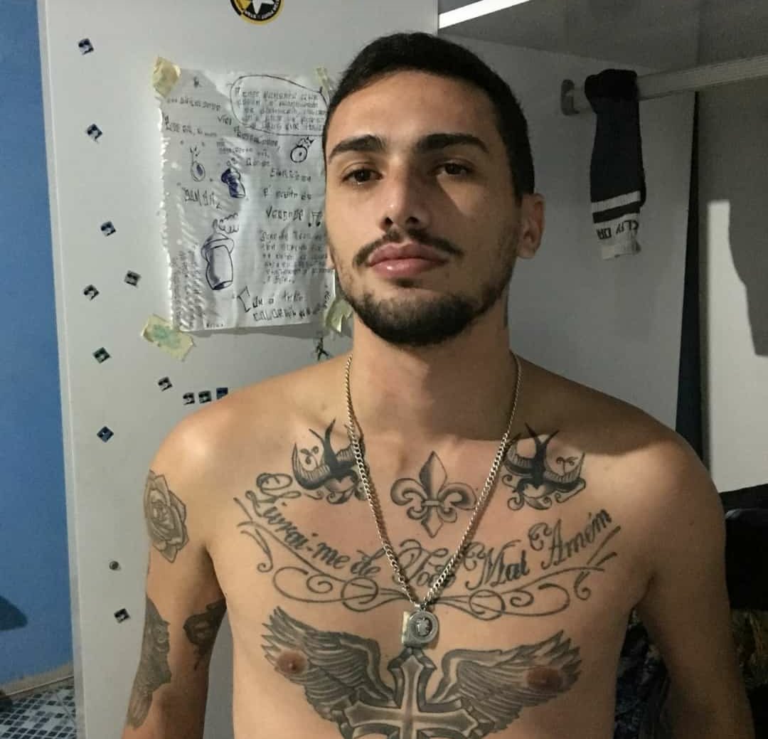 wlc55021's tweet photo. Cada um com seu jeito, seu tom, o resto é lucro https://t.co/wmYaydzkFJ