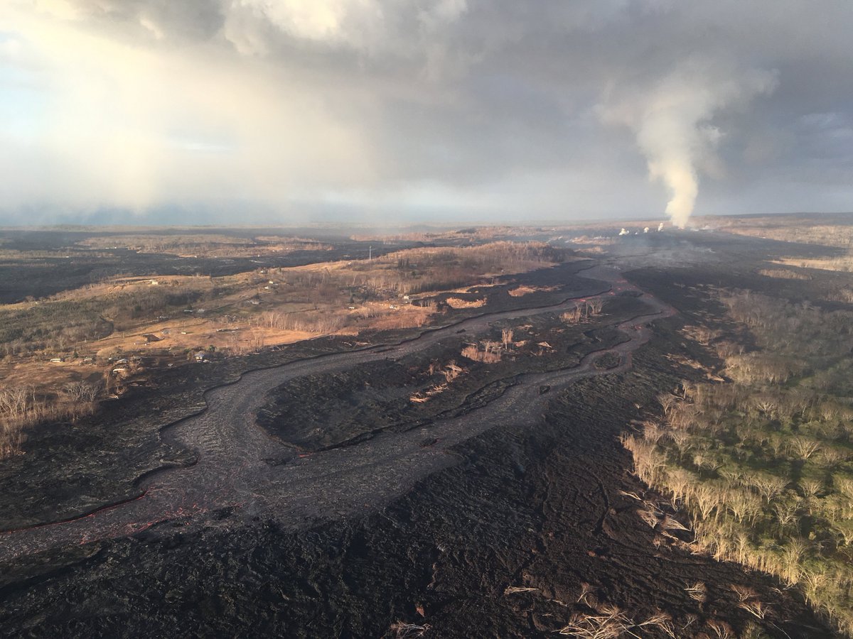 USGSVolcanoes's tweet photo. #Kilauea #Volcano #LERZ update! #Fissure8 still pumping #lava into a slightly lower channel. No overflows today. #OceanEntry about 500 m to Isaac Hale Park boat ramp. No other fissures active.
Next summit #TypeA should be this afternoon.
https://t.co/7sDZqcOJ5s
#KilaueaErupts https://t.co/ipcwPKnt3E
