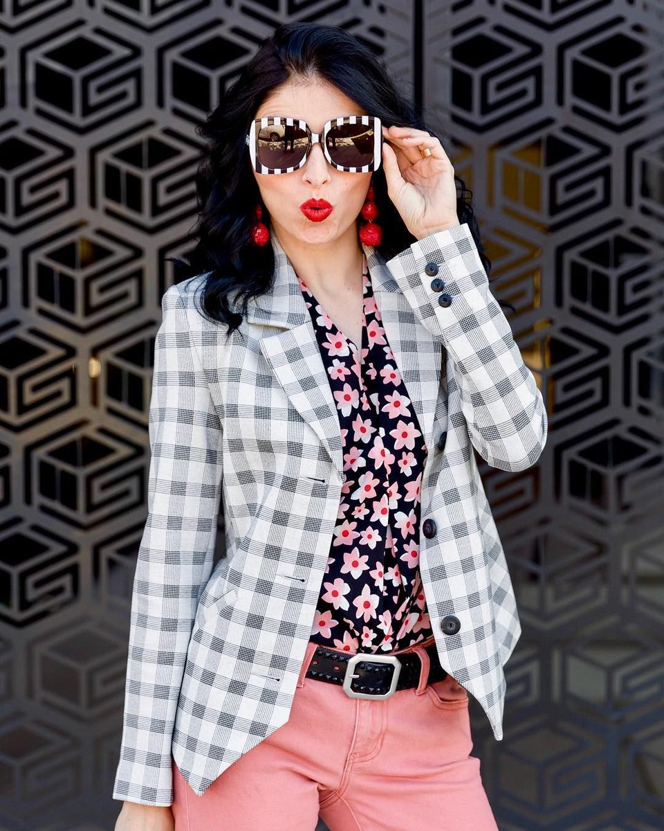 cabiclothing's tweet photo. The fabulous @jennapilant shows how to properly mix prints! #printmixing #cabiclothing https://t.co/qLId15WWXK