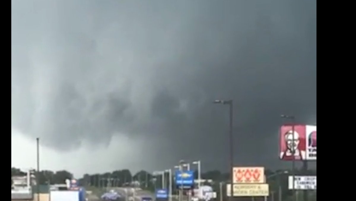 WLWT on Twitter "Confirmed tornado rips through Marshalltown, Iowa https//t.co/OqQNqN9bEB…