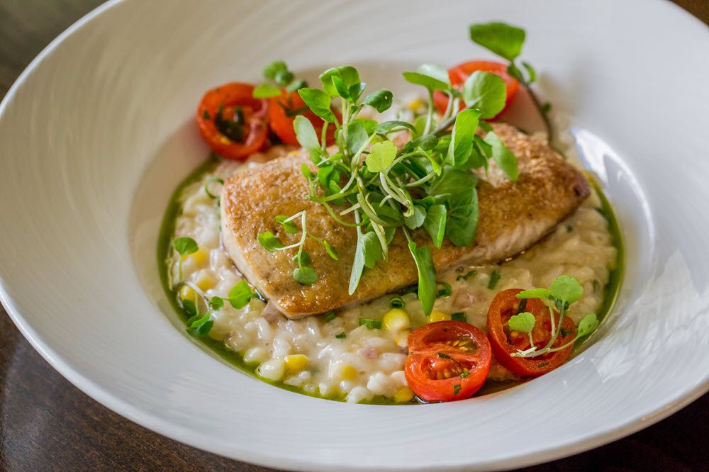 PHKRestaurant's tweet photo. Enjoy dinner &amp; a view with us tonight! #dinecrg #plantationhouse https://t.co/FdNv38r46t