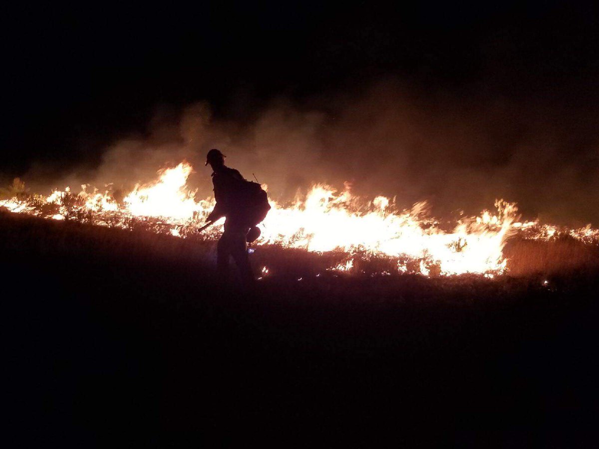 Securityfire1's tweet photo. A few pictures of Security fire doing work at the Spring Creek fire. https://t.co/5YjA0GNrAw