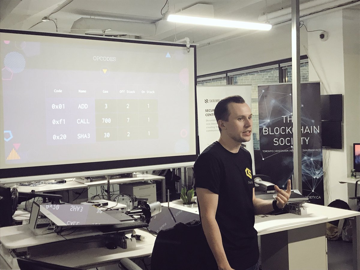 blockchainSoTO's tweet image. #Chainsafe team is leading our coding workshop today.