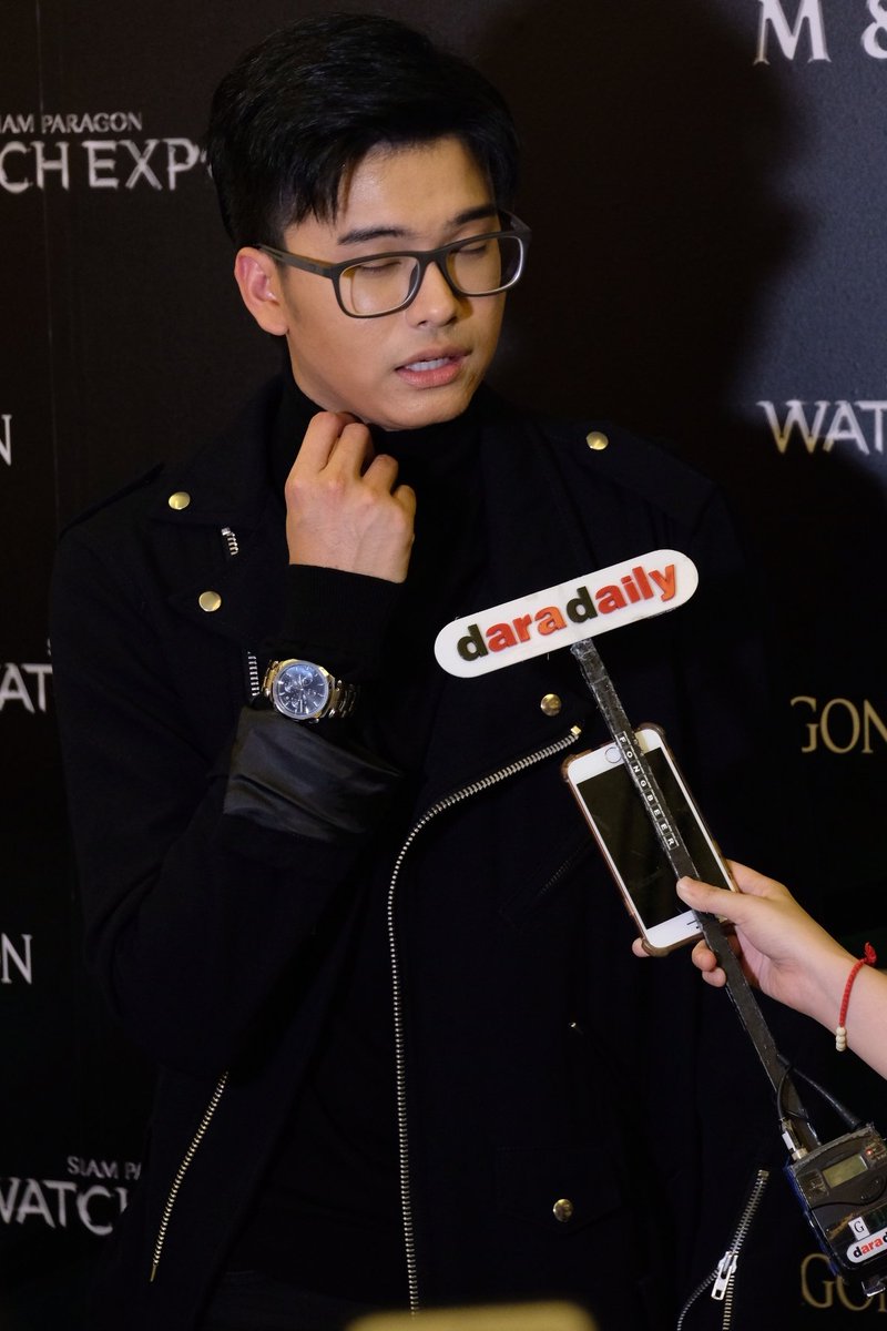 kkb_gallery's tweet photo. เมื่องน้องชายต้องตื่นเช้าไปทำงาน @tanont916 สู้ๆๆนะลูก ✌✌✌😊😊😊 #nonttanont #nontfam #watchexpo #siamparagon https://t.co/AoLKEFx9nD