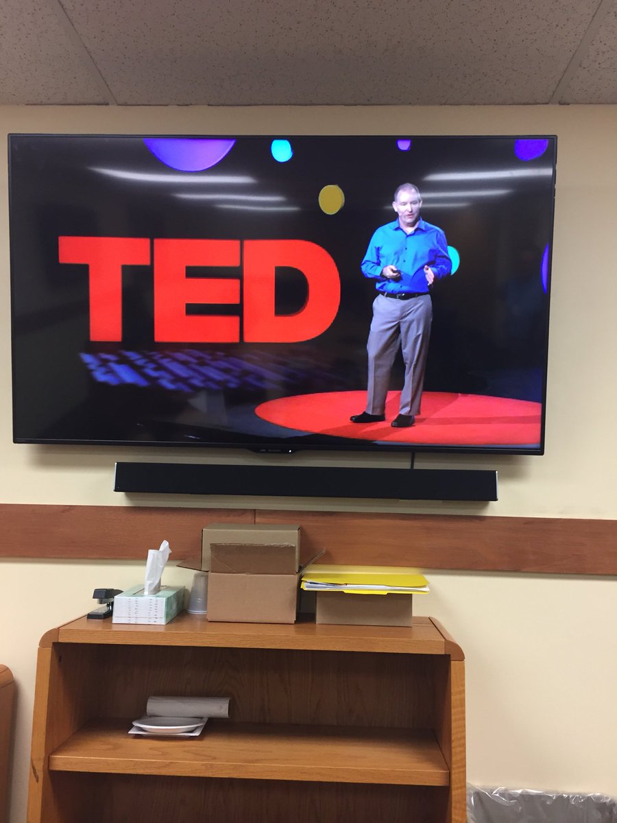 goglobalhawaii's tweet photo. #tedtalks viewing party in #Hawaii. Our very own #UPSSCS representative, David Farrell took on the big stage and wowed the crowd near and afar! #upshawaii @TEDTalks https://t.co/kBLA4F7SJr
