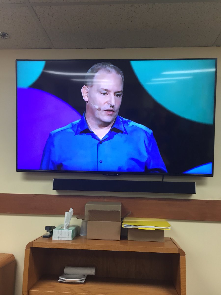 goglobalhawaii's tweet photo. #tedtalks viewing party in #Hawaii. Our very own #UPSSCS representative, David Farrell took on the big stage and wowed the crowd near and afar! #upshawaii @TEDTalks https://t.co/kBLA4F7SJr