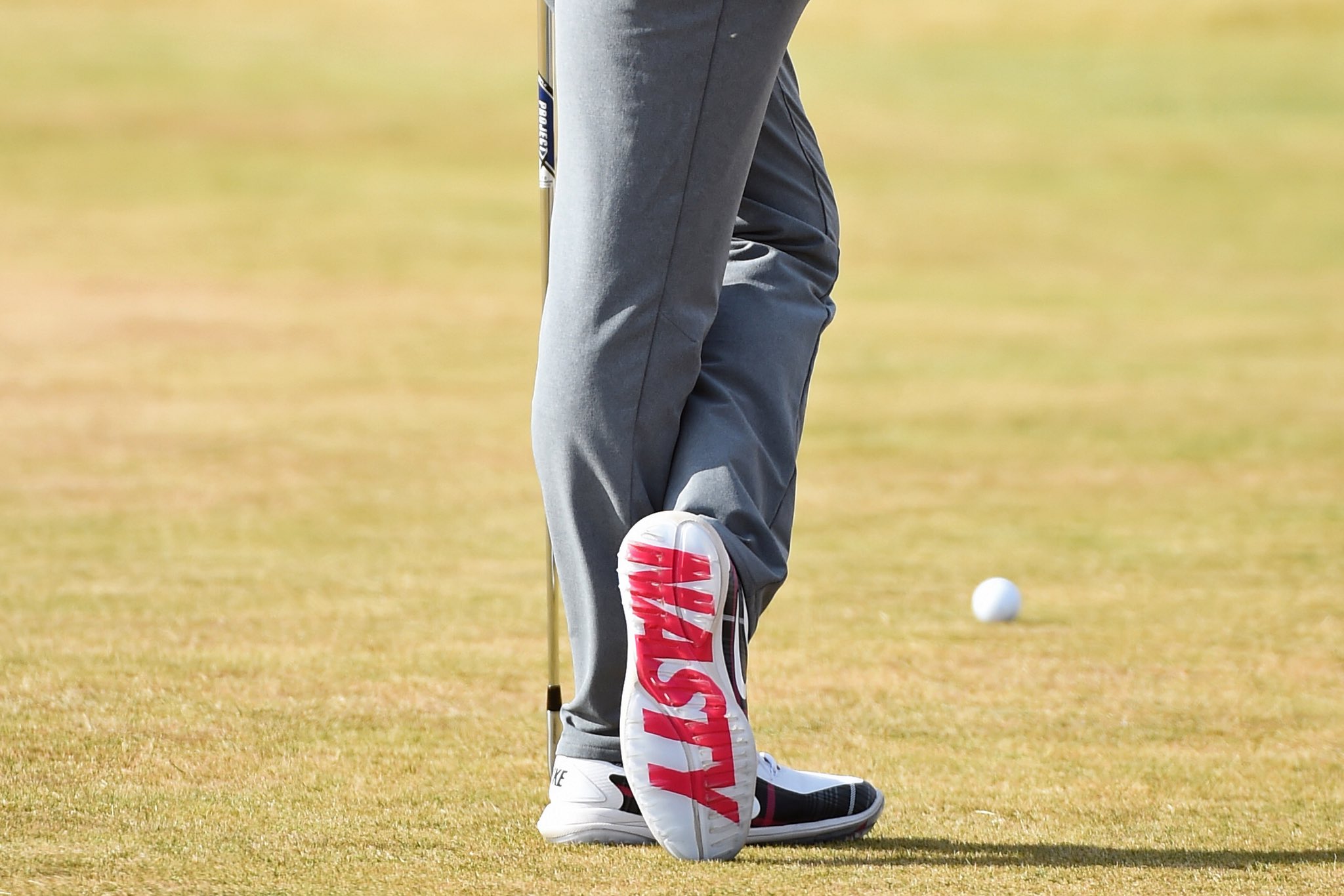 Bolsa Accidentalmente Contratista B/R Kicks on Twitter: ".@McIlroyRory wears “Car-Nasty” Nike Tour Premiere PE sneaker at The Open. The nickname of the Carnoustie Golf Links course in Scotland. https://t.co/AYfvxjnNBL" / Twitter Bolsa Accidentalmente Contratista B/R Kicks on Twitter: ".@McIlroyRory wears “Car-Nasty” Nike Tour Premiere PE sneaker at The Open. The nickname of the Carnoustie Golf Links course in Scotland. https://t.co/AYfvxjnNBL" / Twitter