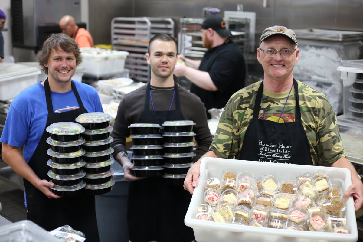 blanchethouse's tweet image. Wow! @oregonmetro donated hundreds of salads, sandwiches and desserts to @blanchethouse  from their #oscon2018 event! We will feed our homeless and low income dinner guests tonight! Thank you @OReillyMedia