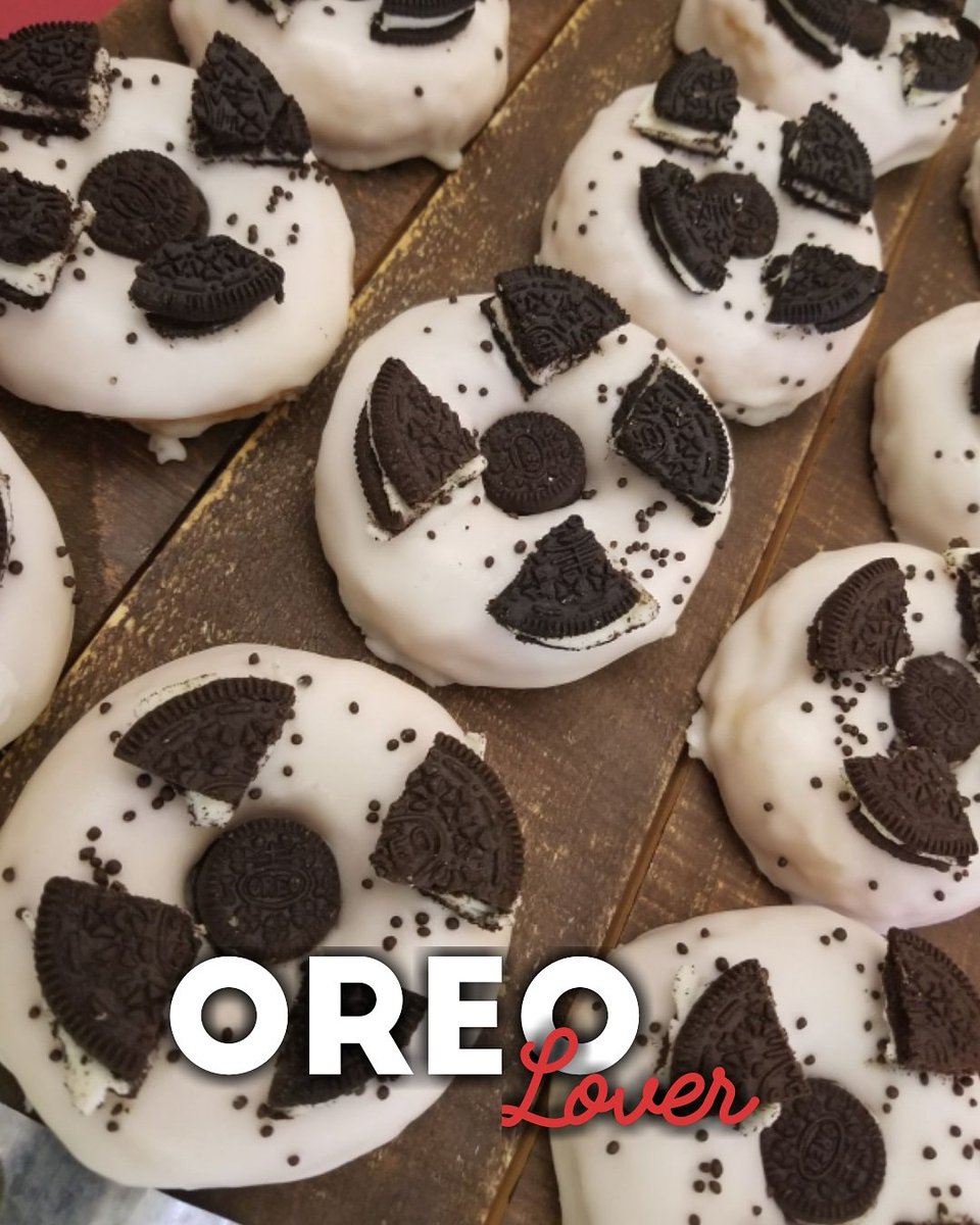 onedonut27's tweet photo. 🍩🍩 One of the favorites of the house #OreoDonut 🍩🍩 #TBT #Oreo #OreoLover https://t.co/uaVEVO6i2c