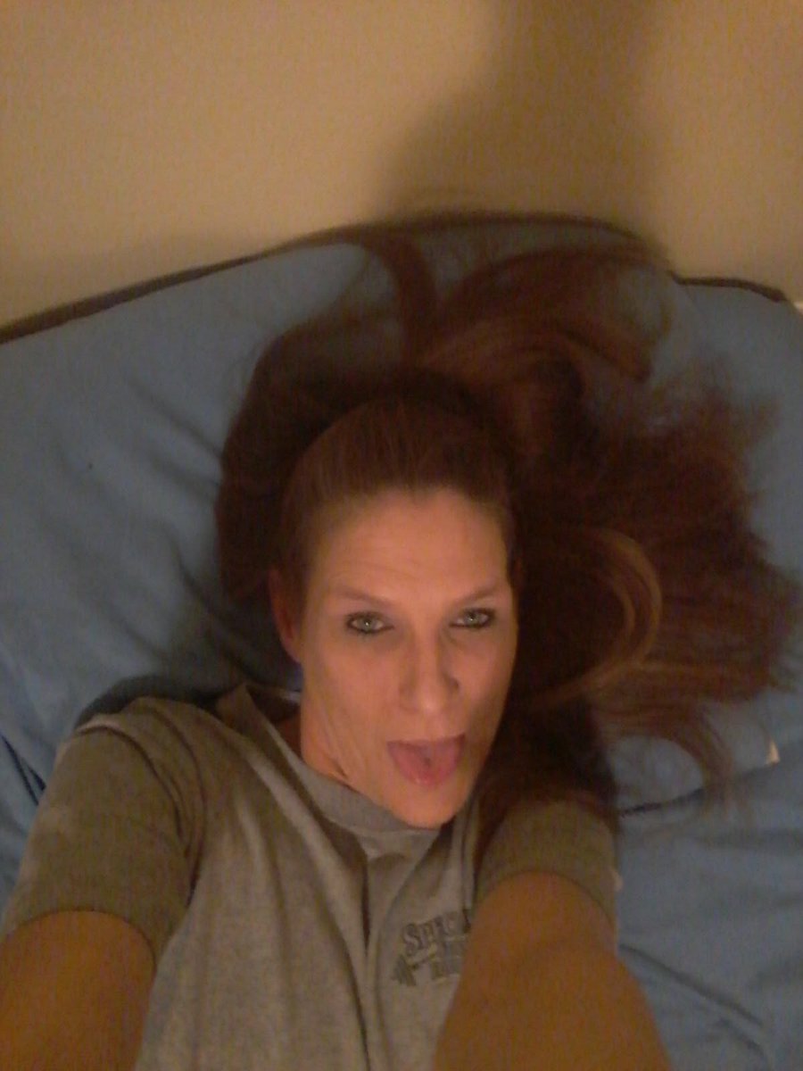 nicolefarley49's tweet photo. Chilling watching Jersey shore @djpaulyd https://t.co/pZcacErstV