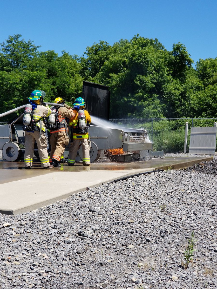 fswnys's tweet photo. Finished the day with car fires #Utica #phoenixfirecamp https://t.co/WQM9qhEy9H