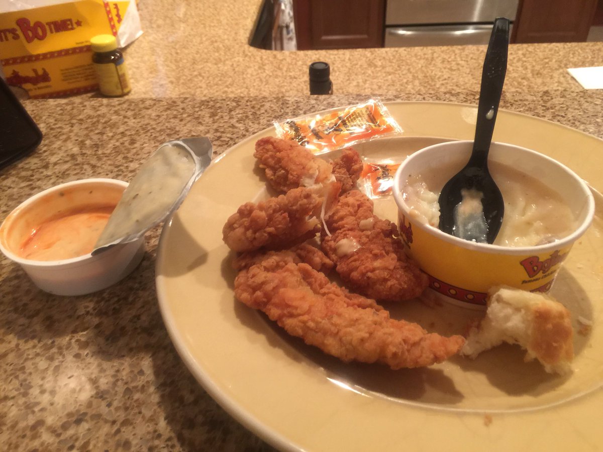 Zirus01's tweet image. I was gonna go for 4 nights in a row eating healthy but I passed a Bojangles on way home from tap house. #NCProblems