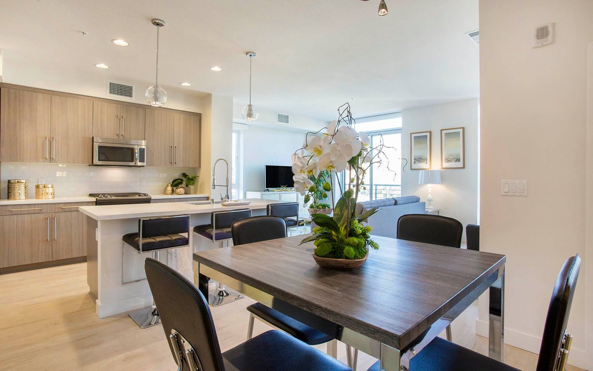 HLWDHighland's tweet photo. We've set the table for greatness, take a seat! 
.
.
#LosAngeles #Hollywood #views #rooftop #penthouse #brandnew #leasing #realtor #broker #TheHighlandResidences #HollywoodAndHighland #luxuryliving #LaLiving #Lalaland #luxuryliving #boutique #LosAngelesRealEstate #RealEstate https://t.co/kT7Kjm1sRc