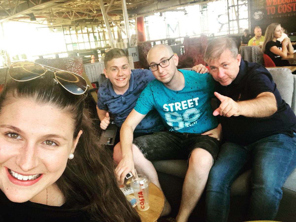 VercaSovca12's tweet photo. #soustredeni2018 #onthego #florbalchodov #fatpipe #wearechodov #22daysbefore #trainersareready #drzepoznamky #debilnikecy #tesimese #testese #whiteteam #dreamteam #odzari10treninku #traverzachodov #nemamhadrysvehotymu #plnakarkulka https://t.co/staSXIvRGJ
