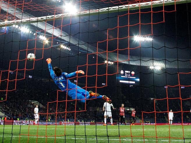 Alissonbecker's tweet photo. GRAZIE @OfficialASRoma ❤️🐺 https://t.co/IZTvEo8wWl