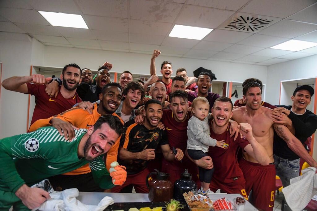 Alissonbecker's tweet photo. GRAZIE @OfficialASRoma ❤️🐺 https://t.co/IZTvEo8wWl