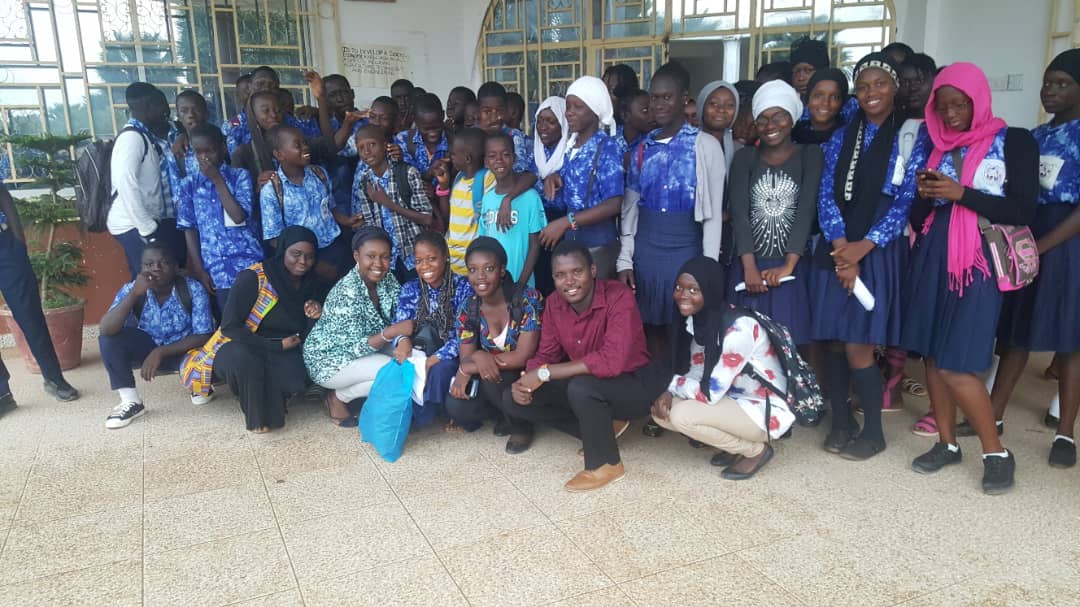 MarabiAmfaal's tweet photo. Am glad to be schooled by my 2 Doctors: Dr. Bella and Dr DM Jobe on Reproductive Health and Teenage Pregnancy at West African Academy of Science and Technology.
#RHEPAS
#YCFAC
#WeAreThatOfTheCommunity https://t.co/WCpUGJielx