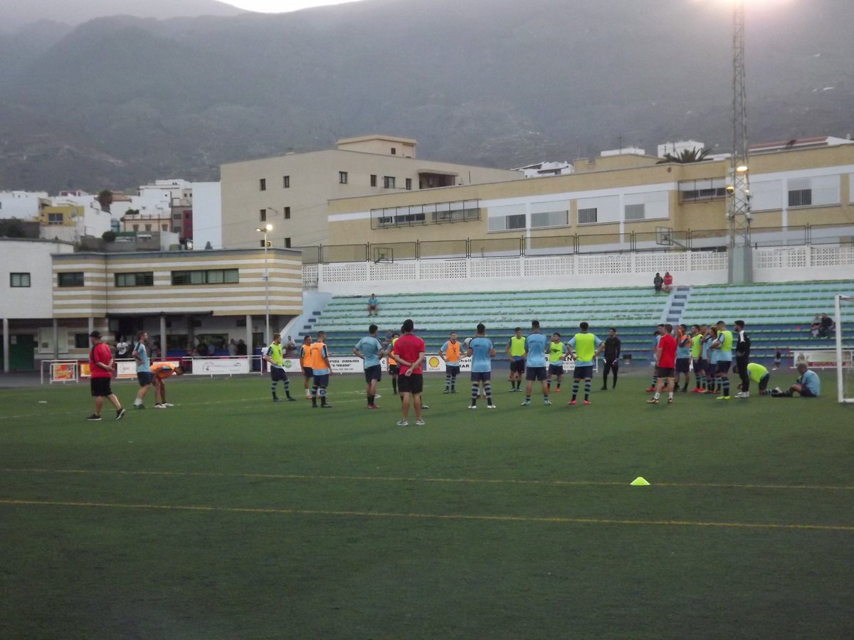 ATUNIONGUIMAR's tweet photo. Arrancó nuestro Regional "A" de Tercera División https://t.co/qsZIaJdupL