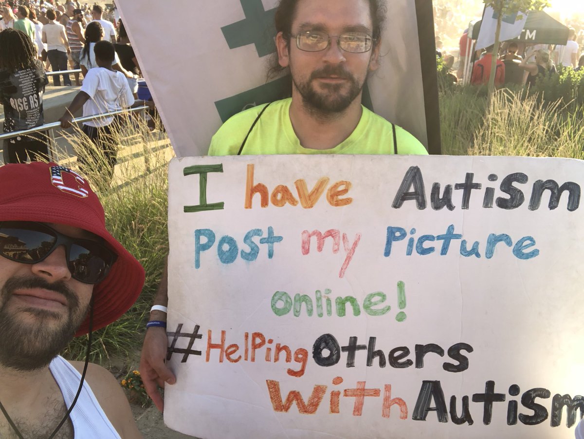 gcastelli216's tweet photo. Always down to support a good cause #HelpingOthersWithAutism https://t.co/KVnsOcWlLY