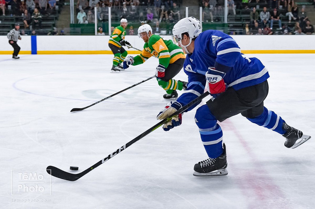 DaBeautyLeague's tweet photo. #NYrangers @BradySkjei and @19Lettieri95 at #DBL 👀 #PrettyPics #Rangers 💙 https://t.co/2ysbLYXXHl