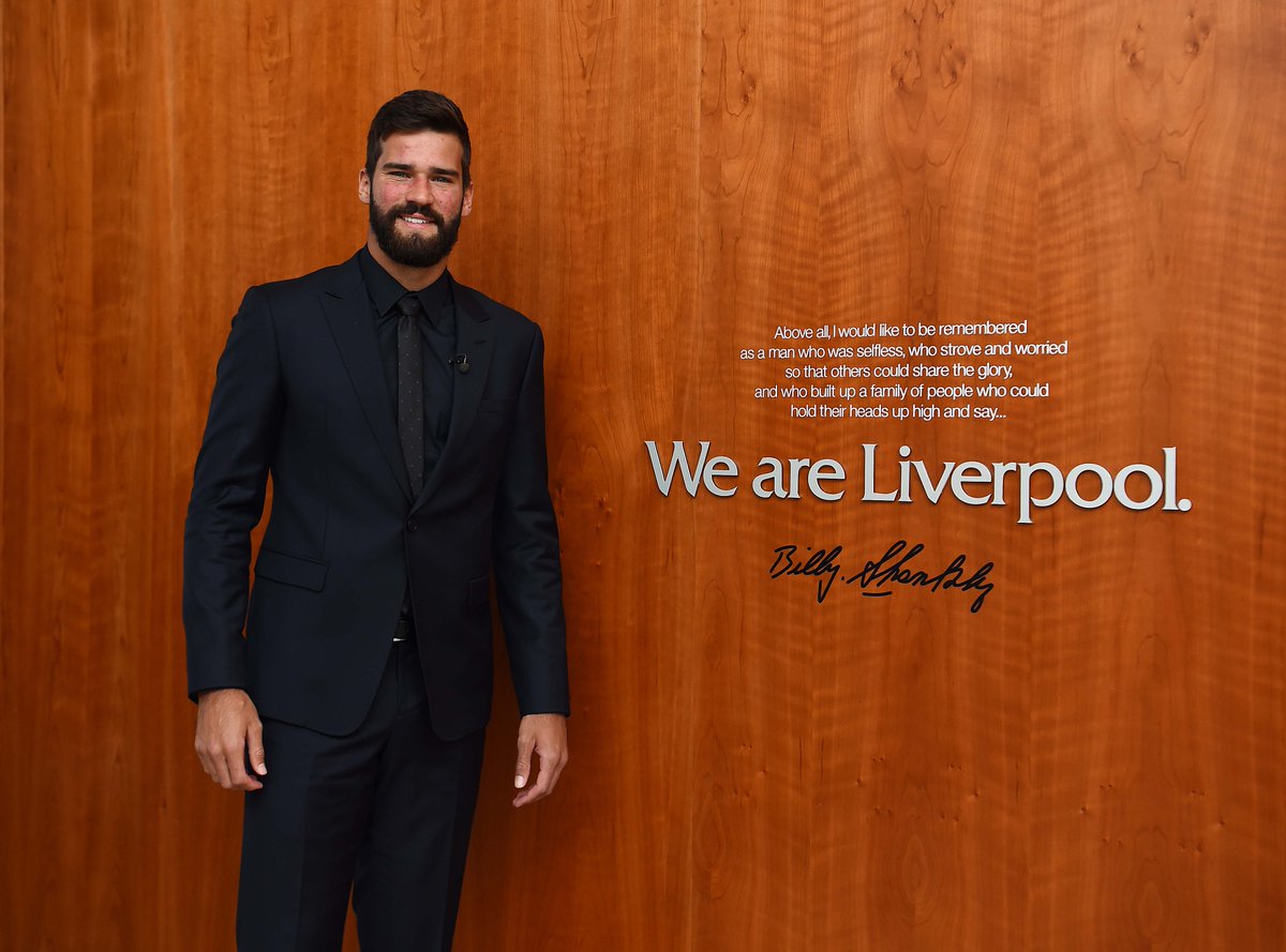 LFC's tweet photo. Arriving at Melwood in style. 👌😎 https://t.co/GSMIGBNoQ1