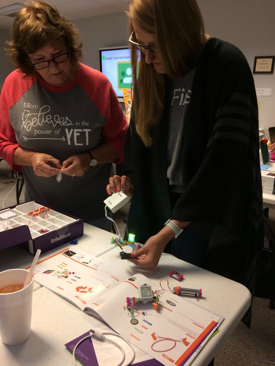 evagriffin10's tweet photo. Micro:bits, littleBits, and Robot kits, oh my! @KellyGriffin03 is blowing our minds with all of these cool toys....I mean tools. #BestWorkshopEver #CSforAR #ARKidsCanCode #ARTeachersCanCode @MrsCSpeer @literacyjoinscs https://t.co/v2rs9i4Wx0