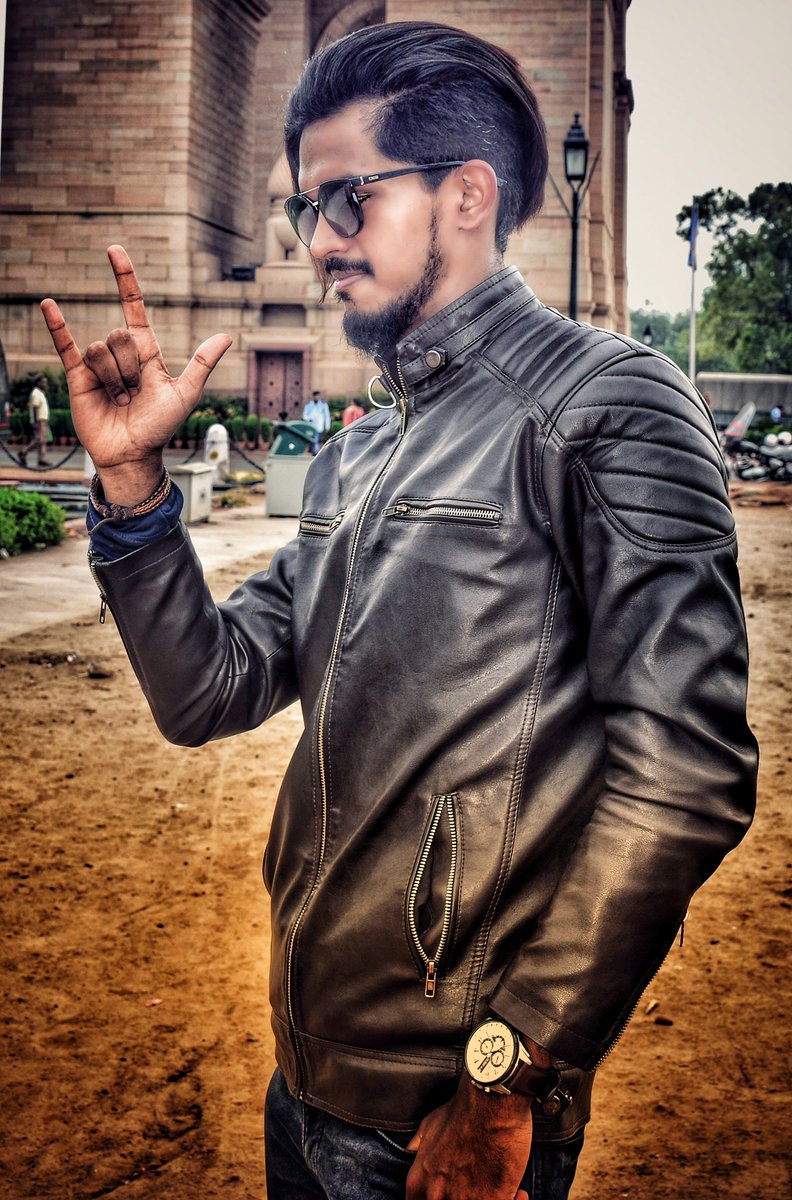 MrPavan5's tweet photo. #New_post #Uppi_fan_style #Always_different 
@nimmaupendra @UpendraFanClub @RealstarFans50 @priyankauppi ... Uppi sir small tried my side your upcoming film style I love You ..
Always different ... Look.. Messege..in your film ...
Have a great journey sir 😘🤘👈🧡🙏 https://t.co/fhoodrHtv8