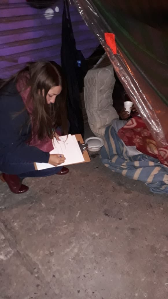 SanMiguel_CL's tweet photo. Hoy nuestro Alcalde Luis Sanhueza Bravo, pensando en este frio invernal y en la activación del #CódigoAzul  solicitó a los funcionarios de #Dideco ir en ayuda de las personas en situación de calle. #MunicipioenTerreno https://t.co/4X4Oi95iLV
