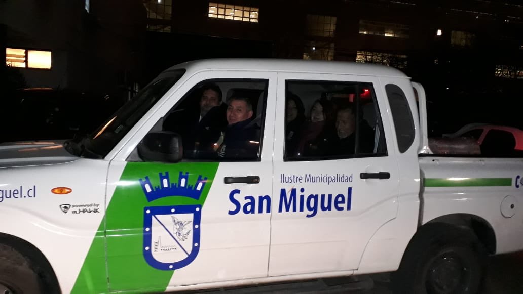 SanMiguel_CL's tweet photo. Hoy nuestro Alcalde Luis Sanhueza Bravo, pensando en este frio invernal y en la activación del #CódigoAzul  solicitó a los funcionarios de #Dideco ir en ayuda de las personas en situación de calle. #MunicipioenTerreno https://t.co/4X4Oi95iLV