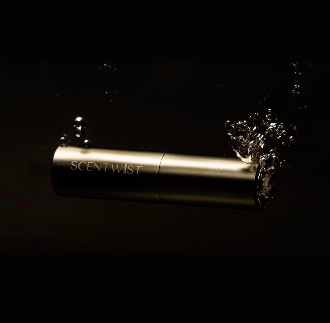 scentwist's tweet photo. Perfume is a moment of freedom! Free yourself from the bottle and sign up to receive 1 vial of your favorite fragrance every month for one low price... With over 1K options to choose from! #scentwist #northcarolinaboud northcarolinawedding #perfumeaddict https://t.co/mx0RItCJHu