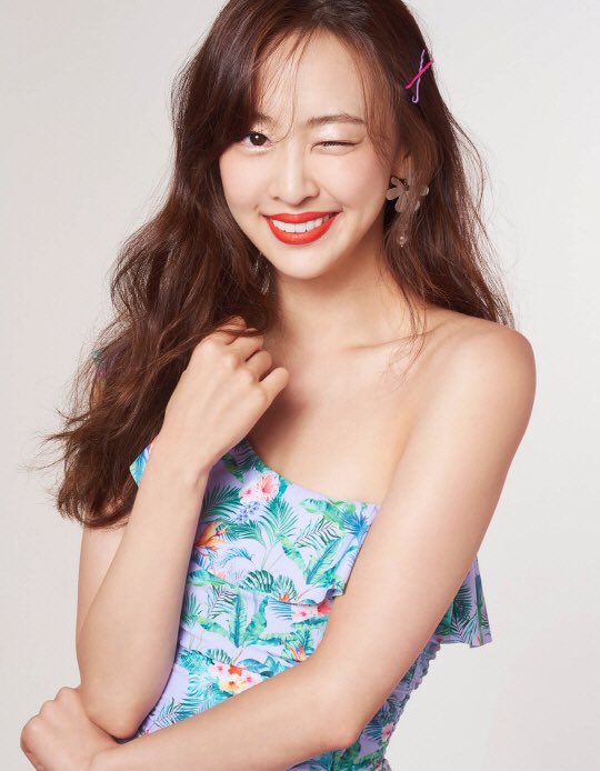 soyoujjang's tweet photo. 2018 SISTAR Comeback Teasers ☀️🏖: “Real Queens of Summer” https://t.co/txsbQV5O82