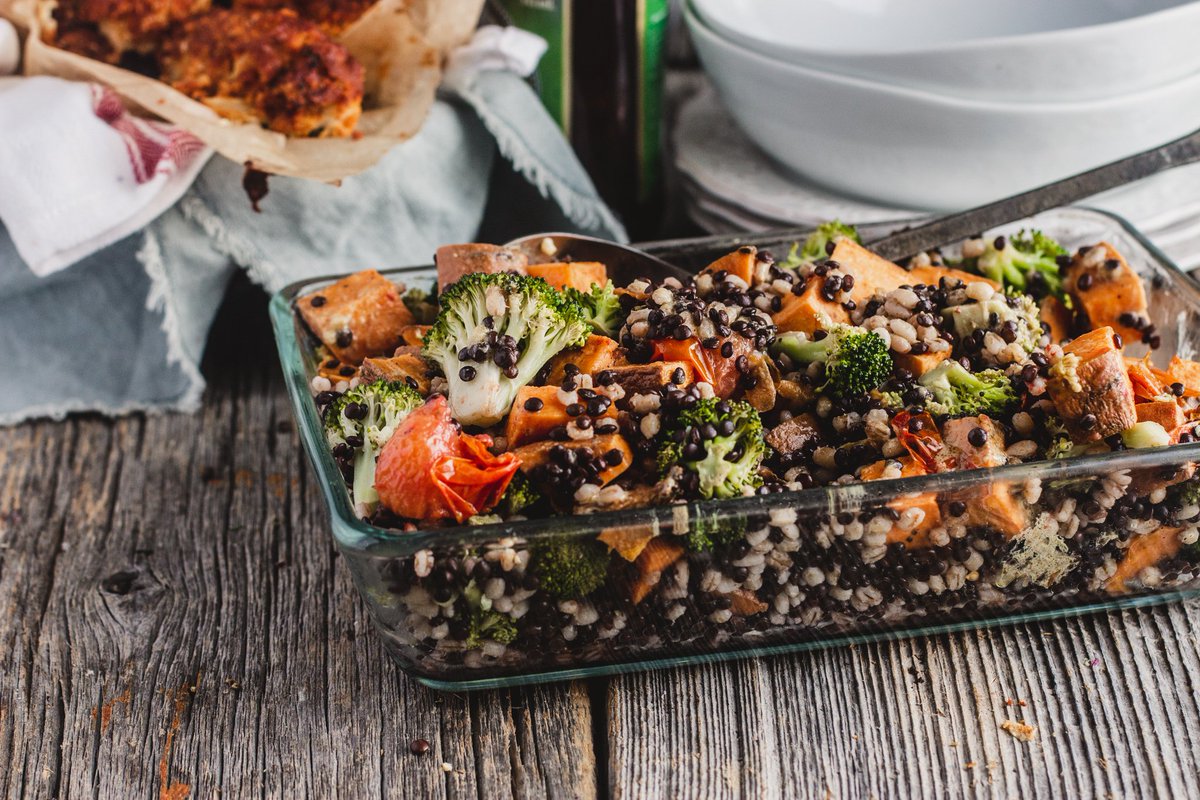 bitingintolife's tweet photo. New post! Looking for a hearty yet light salad? This one is for you. https://t.co/0rYcMkYazQ https://t.co/qqlVy1zV9l