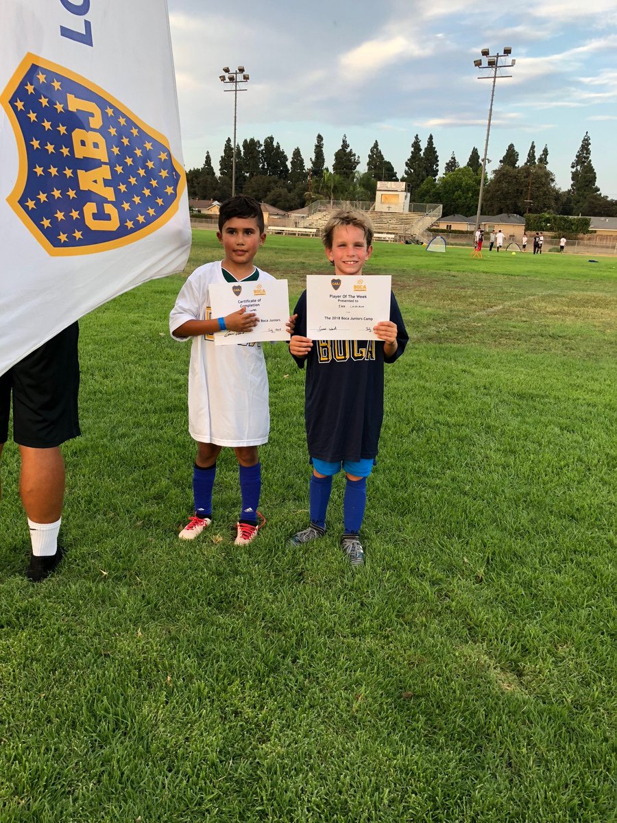 bocajrsca's tweet photo. Summer Camp at Long Beach it's a wrap! 
Congratulations Kids! #KeepMoving #BocaJuniors https://t.co/vRHPHxYcDP
