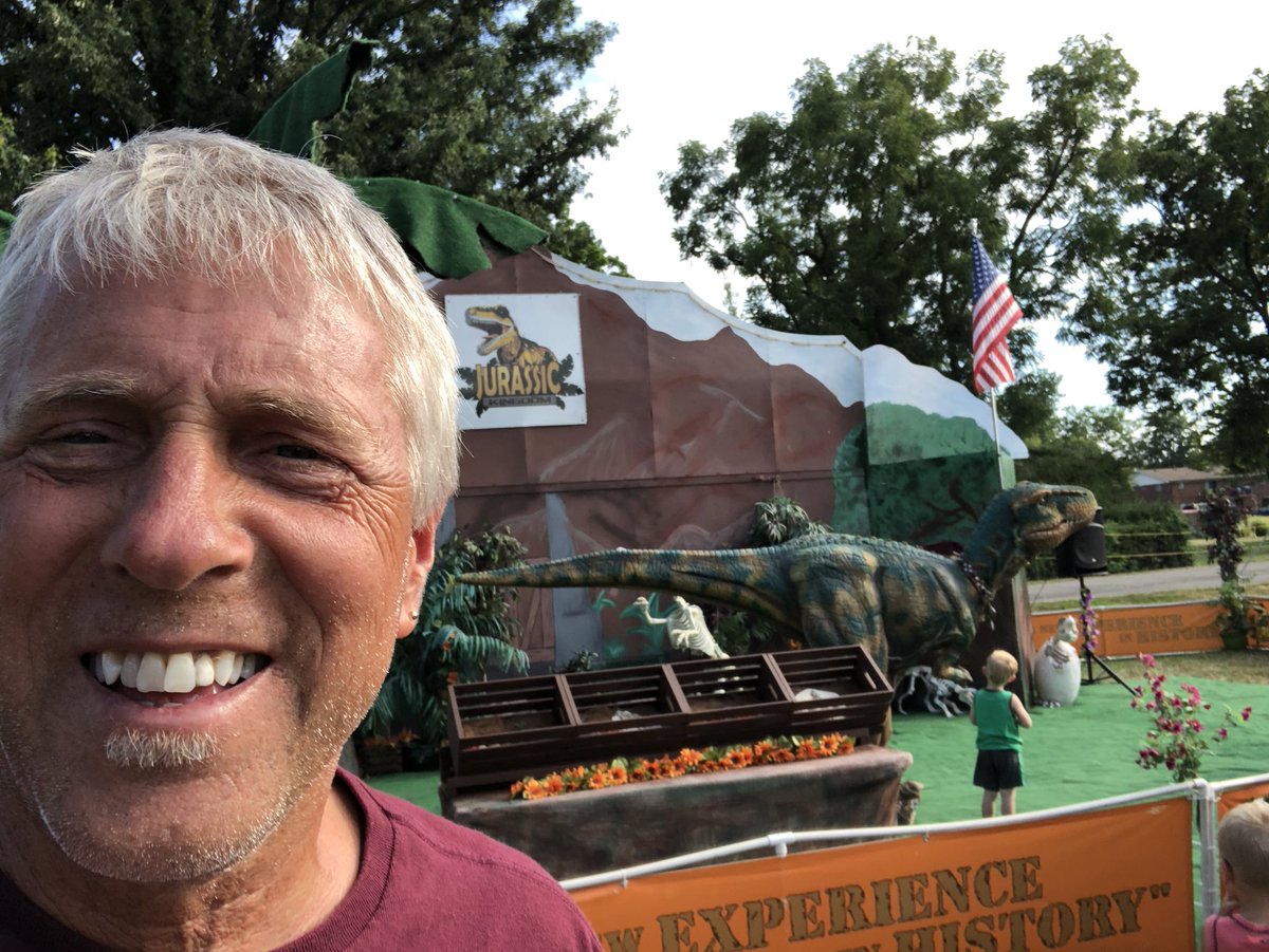 EckDaddy's tweet photo. $3 to pose w/ a T Rex? I don’t think so. #stoleone #JoCoFair https://t.co/dWa31QBFnn
