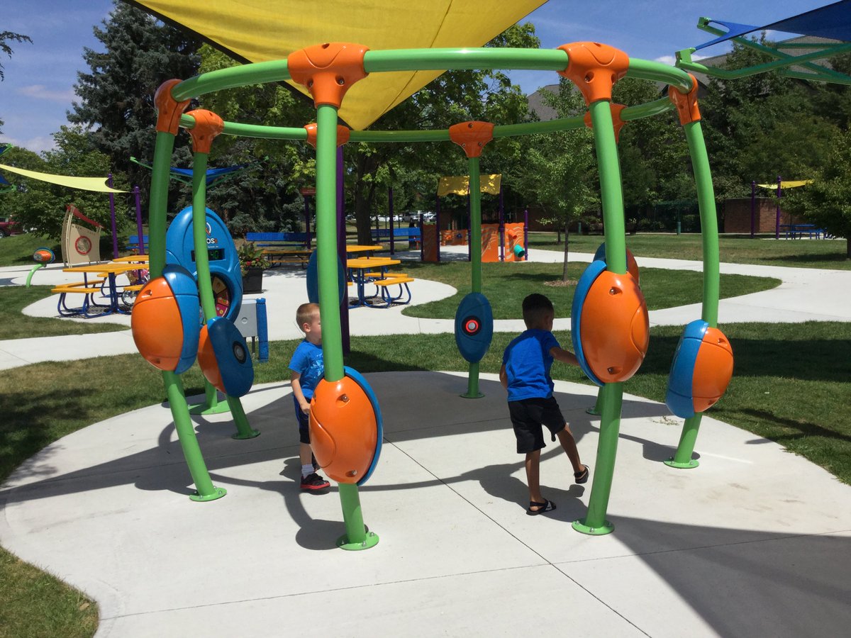 ConnectionsEYFC's tweet photo. Super fun day today with lots of families at @JMCCentre 

Catch us there on Thursdays from 1:30-3:00 p.m.

#connectwithus #DropInAndPlay #PlayAndLearn #community #partnership#windsorontario #windsoressexcounty https://t.co/KTmbf46y7l