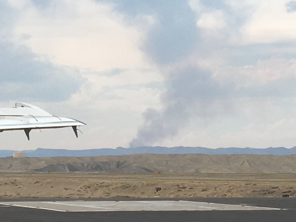 UCRFireCenter's tweet photo. Air tankers, jumpers, Type-3 helicopter, engines responding to 75-acre, lightning-ignited Stove Fire north of GJ in Bookcliffs. https://t.co/KPbFvHDraj