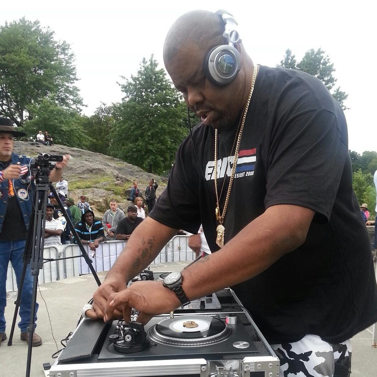 BizMarkie's tweet photo. THAT'S RIGHT NEXT THURSDAY #toolsofwar JAM AT CROTONA PARK WITH GM CAZ MIX MASTER ICE AND JOHNNY JUICE EVERYONE IS WELCOME ITS FREE!!!!! https://t.co/9V5yiR2d1V