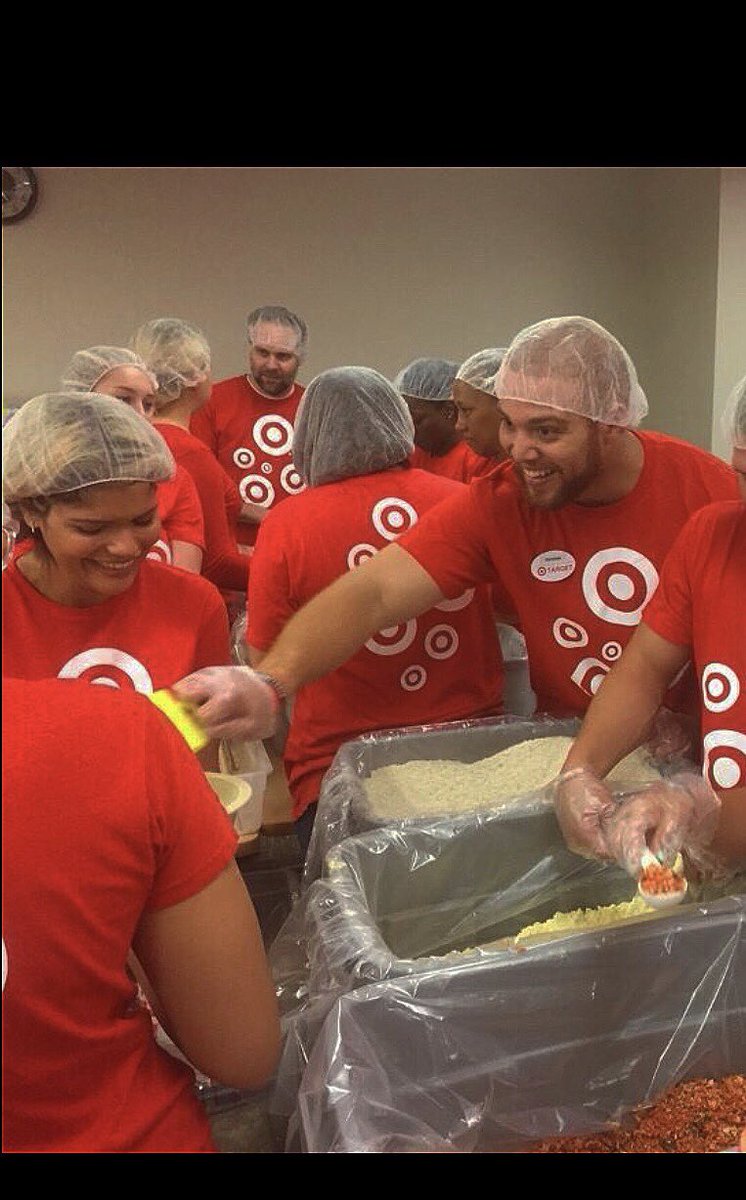 ChristianB_TGT's tweet photo. #ThrowbackThursday to the best internship EVER. Developing leadership skills, learning a ton about being a business owner in the different work centers, while having a blast volunteering too! 🙂 https://t.co/R3BJucKOqU