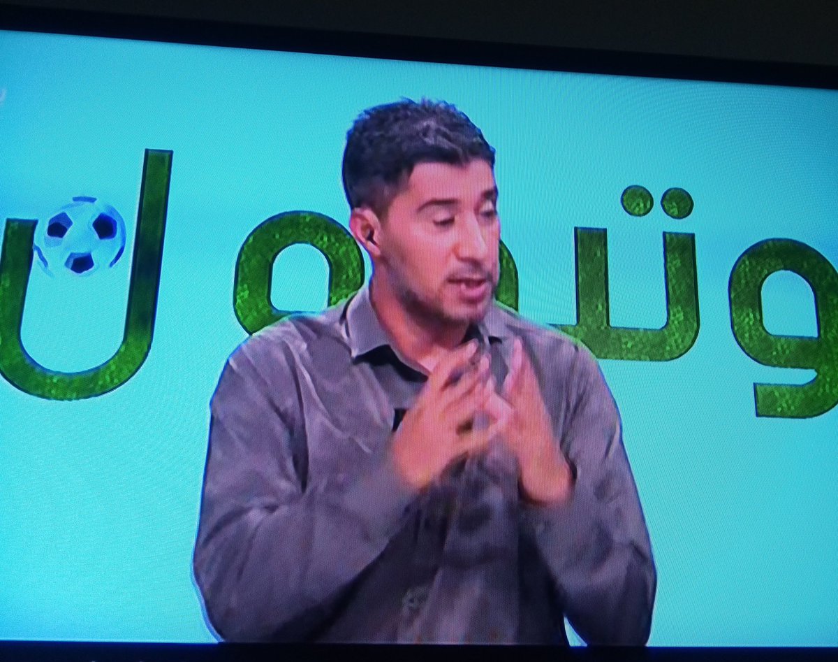 kame31000's tweet photo. J'ai trouvé le sosie de @SmaBouabdellah sur une chaîne dz #Elhayat lui aussi animateur d'une émission de sport 😂 https://t.co/c1ibSyLbyY