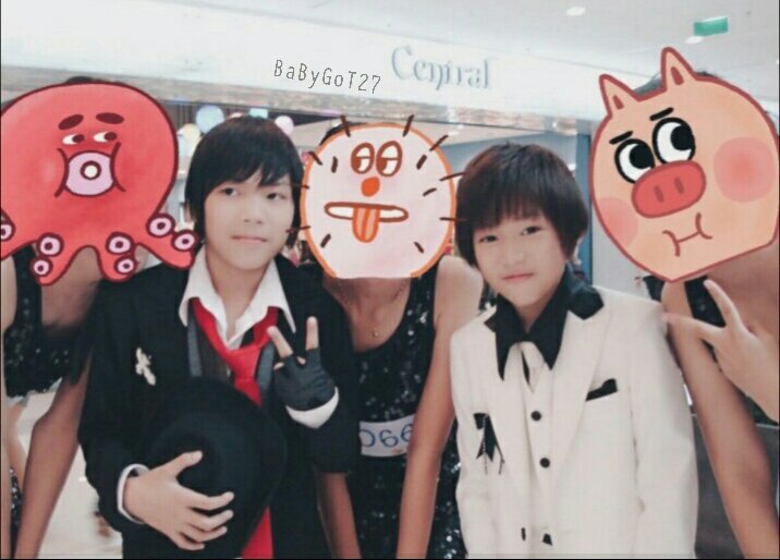 BabyGot93's tweet photo. ถ้าพี่รู้ว่าเป็นหนูในวันนี้..พี่จะจับหนูยัดใส่กระเป๋า���ลับบ้านให้รู้แล้วรู้รอดไปเลยคับ 😂😊💕 #BamBam #GOT7 @BamBam1A https://t.co/9pWOtRqx4L