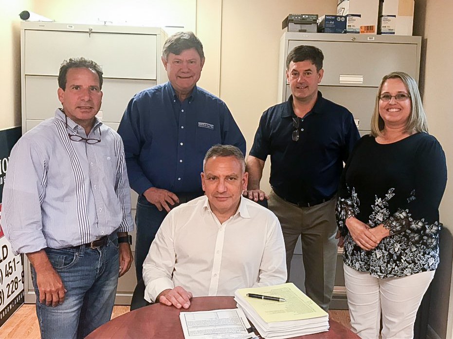 eTexComms's tweet photo. eTC exclusive: For Dan Thompson, the day he could announce the opening a vertical textile manufacturing company for sustainably produced premium denim has been a long time coming. #denim #denimmanufacturing
https://t.co/uxj4XMXCwH #AmericanTextiles #WeMakeAmazing https://t.co/W6xe8HLxOd