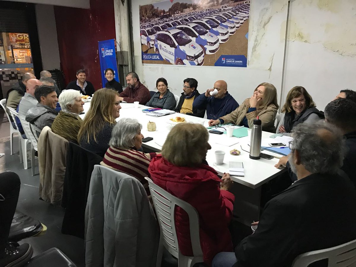 gabigiurliddo's tweet photo. Vamos transformando realidades de manera participativa y colectiva.
Mesa de Participación ciudadana #LomasEste
Junto a @JuanStigliano @gastonlassalle @danyvilar y @ferrreyraoscar https://t.co/BvOe8sxxjr