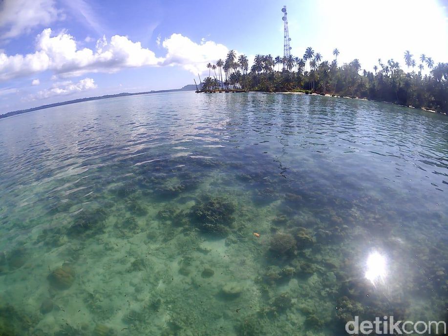 genpiaceh's tweet photo. Spot Snorkeling Keren di Aceh yang Belum Banyak Orang Tahu https://t.co/JKuu85YmCJ https://t.co/gMFA0UZTCt #cahayaaceh