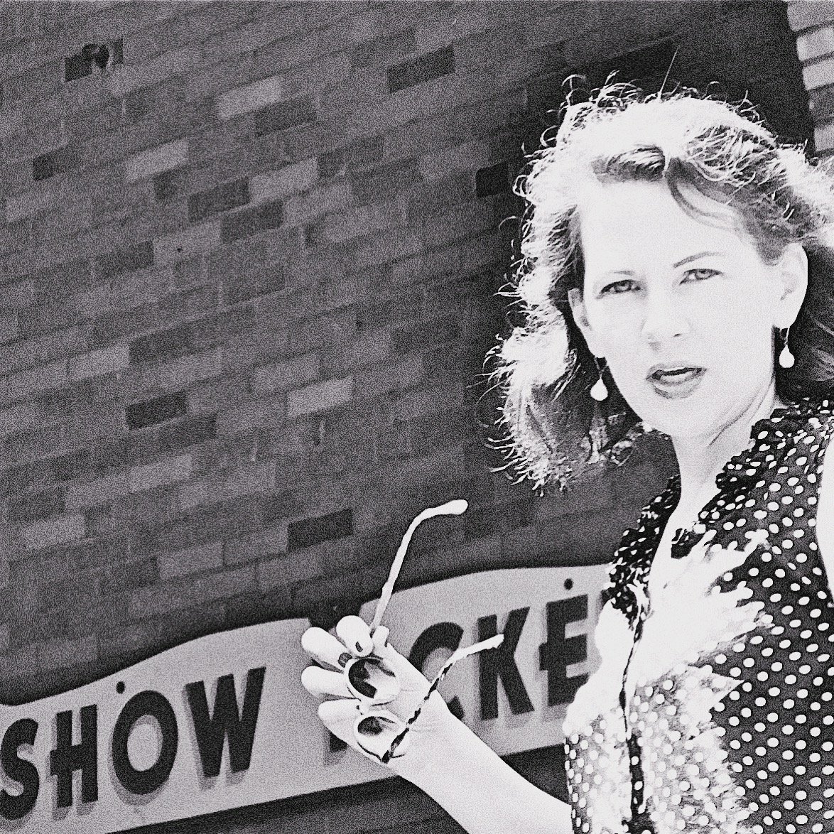 joanellison's tweet photo. This was taken the day before I sang one of my first #JudyGarland concerts (in '14) w/ the #LakesideSymphony, outside the amazing vintage Hoover Auditorium @LakesideOH where we would be performing. #tbt #retrosinger #judygarlandconcert #joansingsjudy #gethappy #summerinohio https://t.co/dhnT1hCYe8