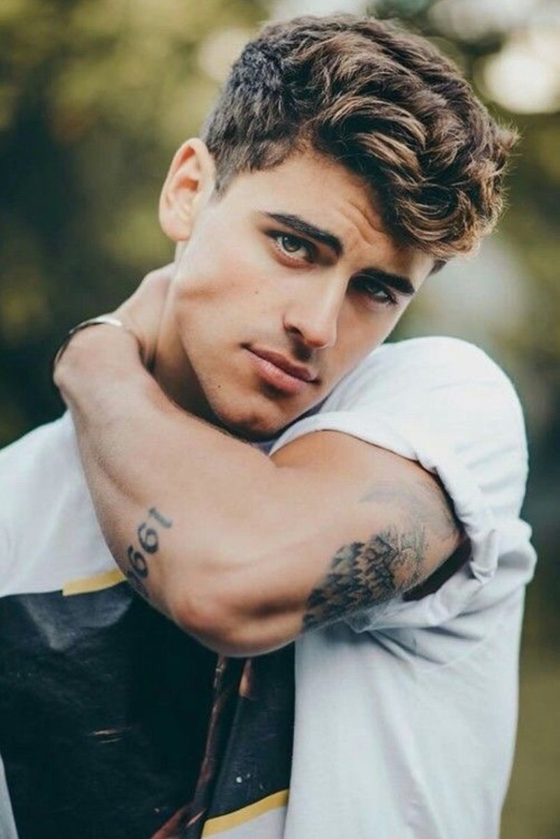 𝓐𝓵𝓵 𝓸𝓯 𝓶𝔂 𝓵𝓮𝓽'𝓼 𝓳𝓾𝓼𝓽 𝓫𝓮 𝓯𝓻𝓲𝓮𝓷𝓭𝓼 𝓪𝓻𝓮 𝓯𝓻𝓲𝓮𝓷𝓭𝓼 𝓘 𝓭𝓸𝓷'𝓽 𝓱𝓪𝓿𝓮 𝓪𝓷𝔂𝓶𝓸𝓻𝓮.