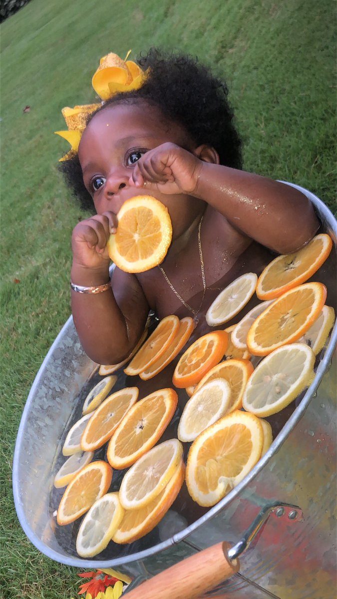 __ALLForMy2's tweet photo. When you living like this they suppose to hate 🤷🏾♀️
#MyBabyModel🍋 #MyDiva 🍊#LemonsAndOranges 🙌🏾 #MsDior 🧡🤞🏾💛 https://t.co/5YIeUVbHS7