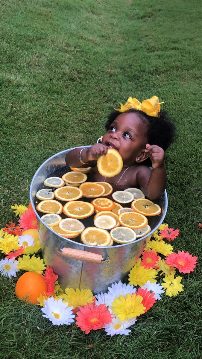 __ALLForMy2's tweet photo. When you living like this they suppose to hate 🤷🏾♀️
#MyBabyModel🍋 #MyDiva 🍊#LemonsAndOranges 🙌🏾 #MsDior 🧡🤞🏾💛 https://t.co/5YIeUVbHS7